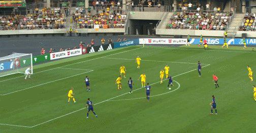 柱打进右下 柱打进右下