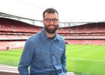 在此之前, 加德纳担任